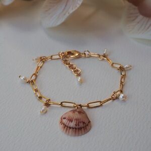Gold Shell Charm Bracelet